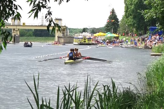 Veslařská regata přitáhla do Hodonína týmy z republiky i ze zahraničí