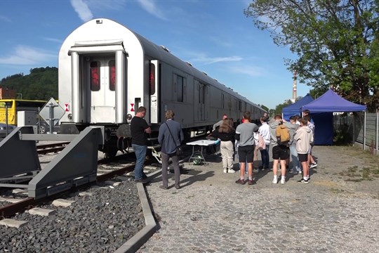 Do Rožnova přijel protidrogový Revolution train