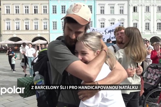 Z Barcelony šli i pro handicapovanou Natálku pěšky 2 350 kilometrů