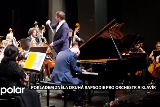 Pokladem zněla Gershwinova málo známá Druhá rapsodie pro klavír a orchestr