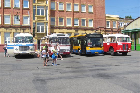 Prohlídku vozového depa DSZO si nenechalo ujít přes pět tisíc lidí