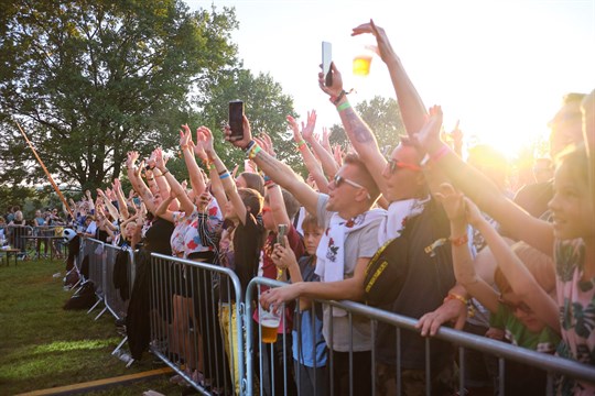 Otrokovický Lážo Plážo Fest nabídne už popáté domácí i zahraniční kapely a hlavně skvělou letní atmosféru