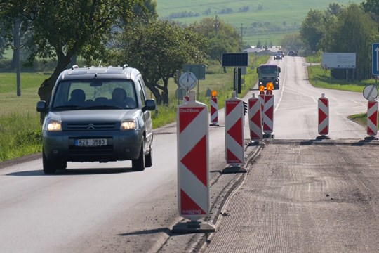 U Bílovic se opravuje silnice z Uherského Hradiště na Zlín