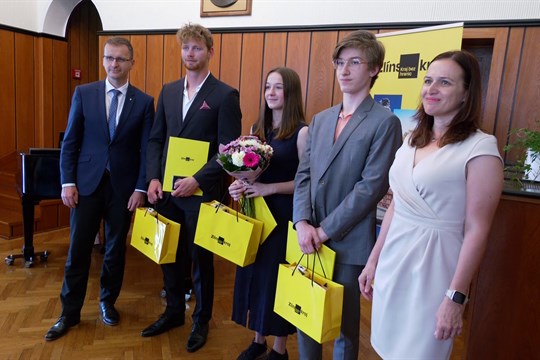 Kraj ocenil žáky za mimořádné úspěchy i záchranu života