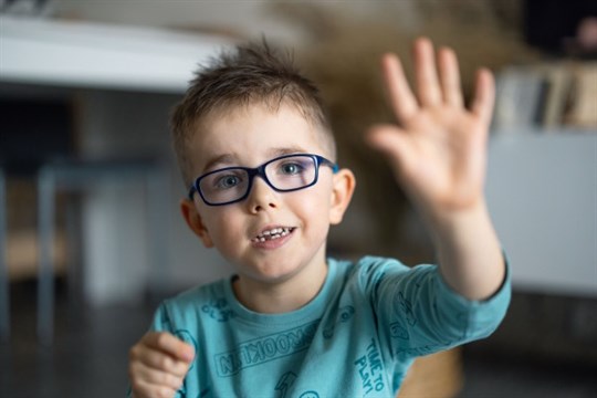 Regionální firmy se spojily pro dobrou věc. Naběhanými a nachozenými kilometry podpoří handicapovaného Ríšu a Samíka