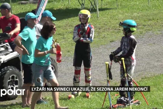 Lyžaři na Svinci ukazují, že sezona ani jarem a létem nekončí