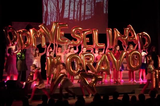 Dům dětí a mládeže nacvičil muzikál na motivy oblíbeného dětského filmu