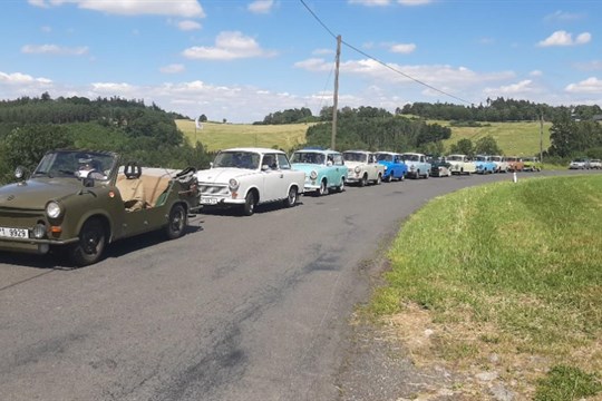 Na jarní výlet Šumavou se vypravili členové plzeňského Trabantklubu