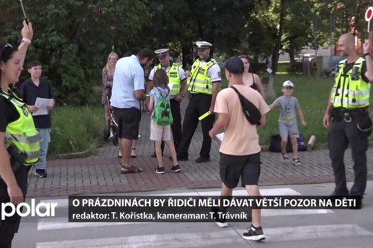 Dětem začínají prázdniny. Řidiči by měli ubrat nohu z plynu