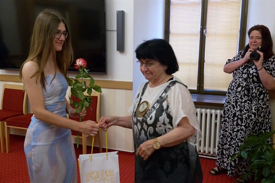 Radnice ocenila nejlepší deváťáky základních škol