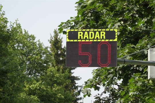 Nový radar na Okružní ulici v Olomouci hlídá rychlost