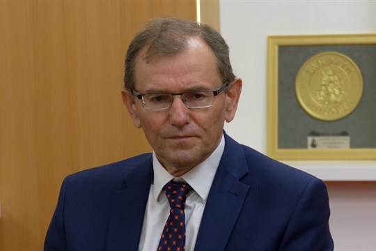Radnice se po 22 letech slavnostně rozloučila ředitelem ZŠ Bohuslavem Jandáskem