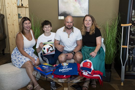 Ze zdánlivě neškodné virózy se stal boj o život. Třináctiletý Marek se po amputacích podívá na finále fotbalového Eura