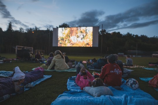 Už dnes začíná Zlínské filmové léto! Mezi šestnácti filmy nechybí hity Bratři, Aristokratka ve varu nebo pokračování Duny
