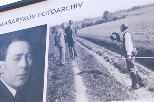100 okamžiků očima fotografů ČTK