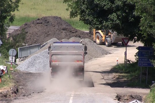 Silnice do Velikové se dočkala opravy