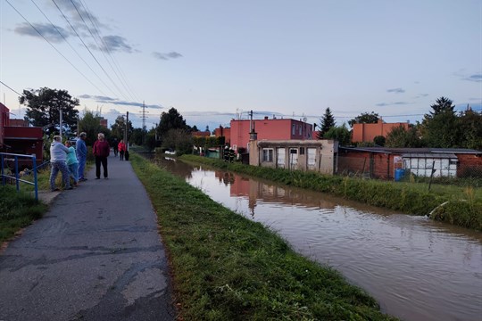 Hladina Dřevnice v Otrokovicích klesá. Město je aktuálně průjezdné v plném rozsahu