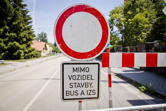 Frekventovaná silnice v Prštném se bude v říjnu opravovat