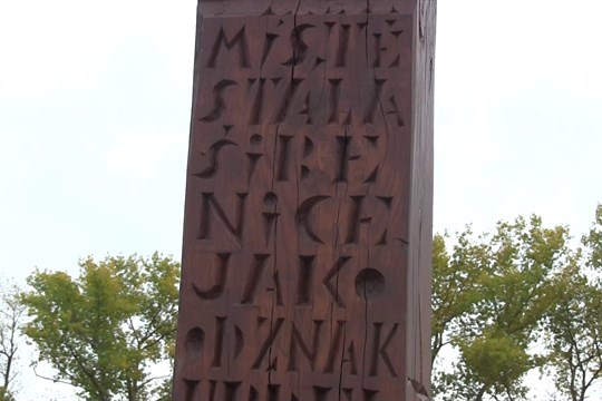 Na místě bývalé šibenice vyrostl obelisk