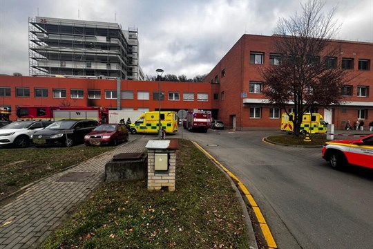Včerejší požár nemocnice ve Zlíně: 150 evakuovaných, škoda za 10 milionů korun, příčina prozatím nejasná