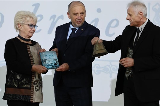 Světlo světa spatřil již čtvrtý díl knihy, která mapuje další zaniklé školy na venkově napříč Plzeňským krajem