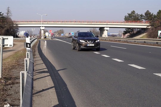 Dávejte pozor při nájezdu na dálnici u Litovle