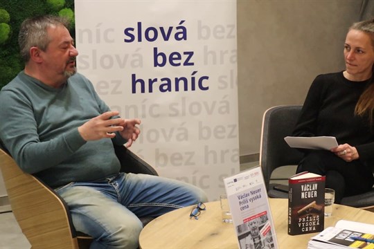 Společný projekt s Záhorskou knihovnou zahájila beseda s autorem detektivek