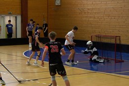 Florbaloví starší žáci prohráli se Sokolem Brno a vyhráli s Židenicemi