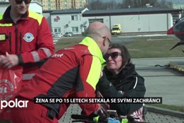 Žena se po 15 letech setkala u vrtulníku se svými zachránci. Přežila těžkou nehodu ve Stonavě