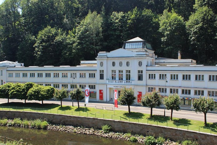 Galerie umění Karlovy Vary zve na dubnové kulturní akce do svých poboček