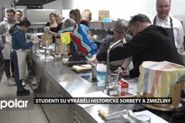 Na Slezské univerzitě v Opavě vaří jídla našich předků. Studenti tentokrát vyráběli historické sorbety a zmrzliny
