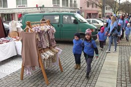 Světový den porozumění autismu připomněly pochod a výstavy