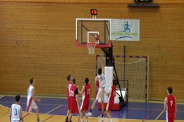 Basketbaloví junioři Vsetína porazili doma Kroměříž 81:49 