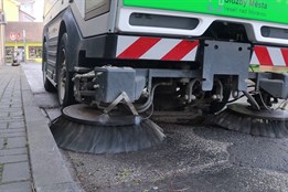 Začala bloková očista, řidiči musí přeparkovat