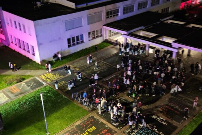 Noční požár na kolejích VŠB-TU Ostrava, autonomní hlásič zřejmě zachránil životy studentů