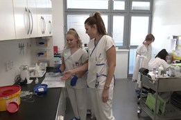 Kraj podpoří získávání personálu do nemocnic