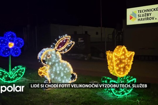 Lidé si chodí fotit velikonoční výzdobu havířovských technických služeb