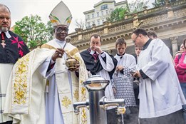 Karlovy Vary jsou v roce 2025 Vary°Becherovy. Doktora Davida Bechera připomenou i oslavy Zahájení lázeňské sezony