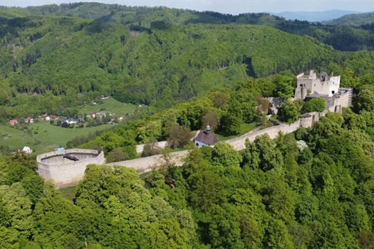 Po nuceném uzavření kvůli slintavce může hrad Hukvaldy přivítat návštěvníky