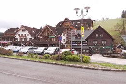 Rokytnice nad Jizerou upravila daň z nemovitosti