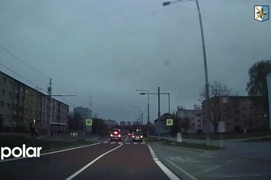 Školačka vběhla v Ostravě na přechod a srazilo ji auto. Policie hledá svědky