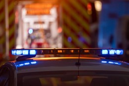 Vážná nehoda na Zlínsku: Motorkář utrpěl po srážce s osobním automobilem těžká zranění