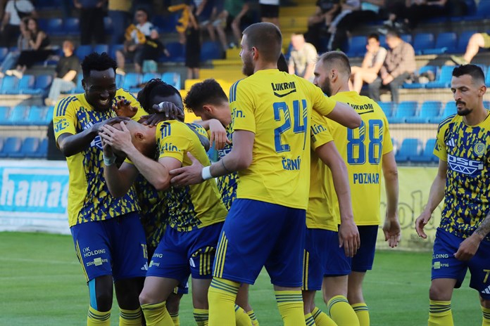 Fotbalisté Zlína doma zdolali předposlední Varnsdorf a přiblížili se postupu do první ligy
