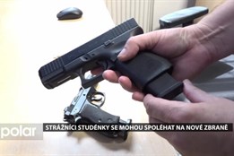 Strážníci Studénky se mohou spoléhat na nové zbraně i na pomocníka v terénu