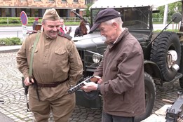 Obyvatelé s úctou vzpomněli na 80. výročí osvobození Otrokovic