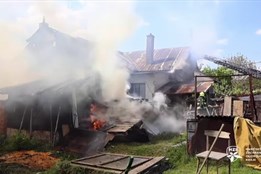Za požárem domu stálo nedbalé pálení sena