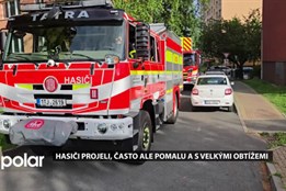 Hasiči ulicemi projeli, často ale pomalu a s velkými obtížemi