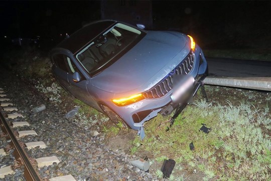 Jízdu mu zkomplikovala liška, skončil ve svodidlech