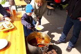 Obec provoněl 7. ročník Gulášfestu