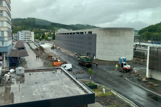Od začátku prázdnin se do nemocnice bude jezdit po Nádražní ulici